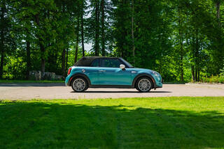 Прокат Mini Cooper S Cabrio (бирюзовый, 2020) — аренда авто в Калининграде — фото 10