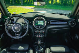 Прокат Mini Cooper S Cabrio (бирюзовый, 2020) — аренда авто в Калининграде — фото 16