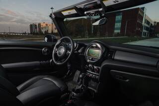 Прокат Mini Cooper Cabrio (серый, 2018) — аренда авто в Калининграде — фото 7