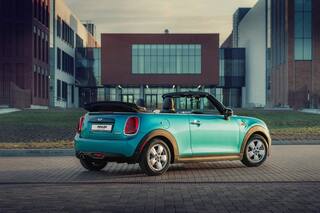 Прокат Mini Cooper Cabrio (серый, 2018) — аренда авто в Калининграде — фото 15