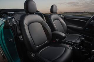 Прокат Mini Cooper Cabrio (серый, 2018) — аренда авто в Калининграде — фото 24
