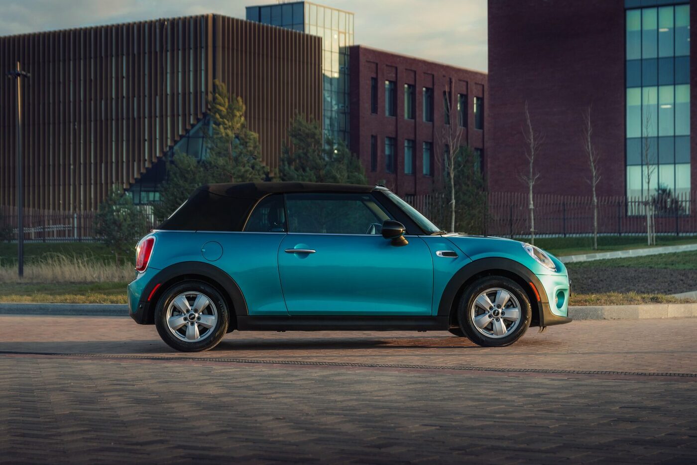 Mini Cooper cabrio 2018 — аренда авто в Калининграде — фото 23