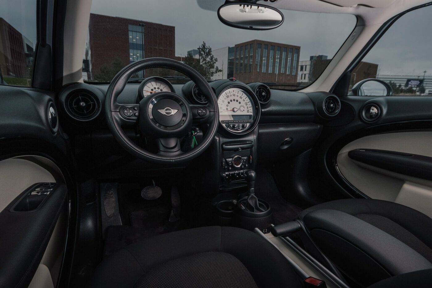 Mini Cooper Countryman 2014 — аренда авто в Калининграде — фото 11