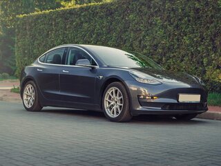 Прокат Tesla Model 3 — аренда авто в Калининграде — фото 1